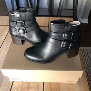 clarks hollis boots